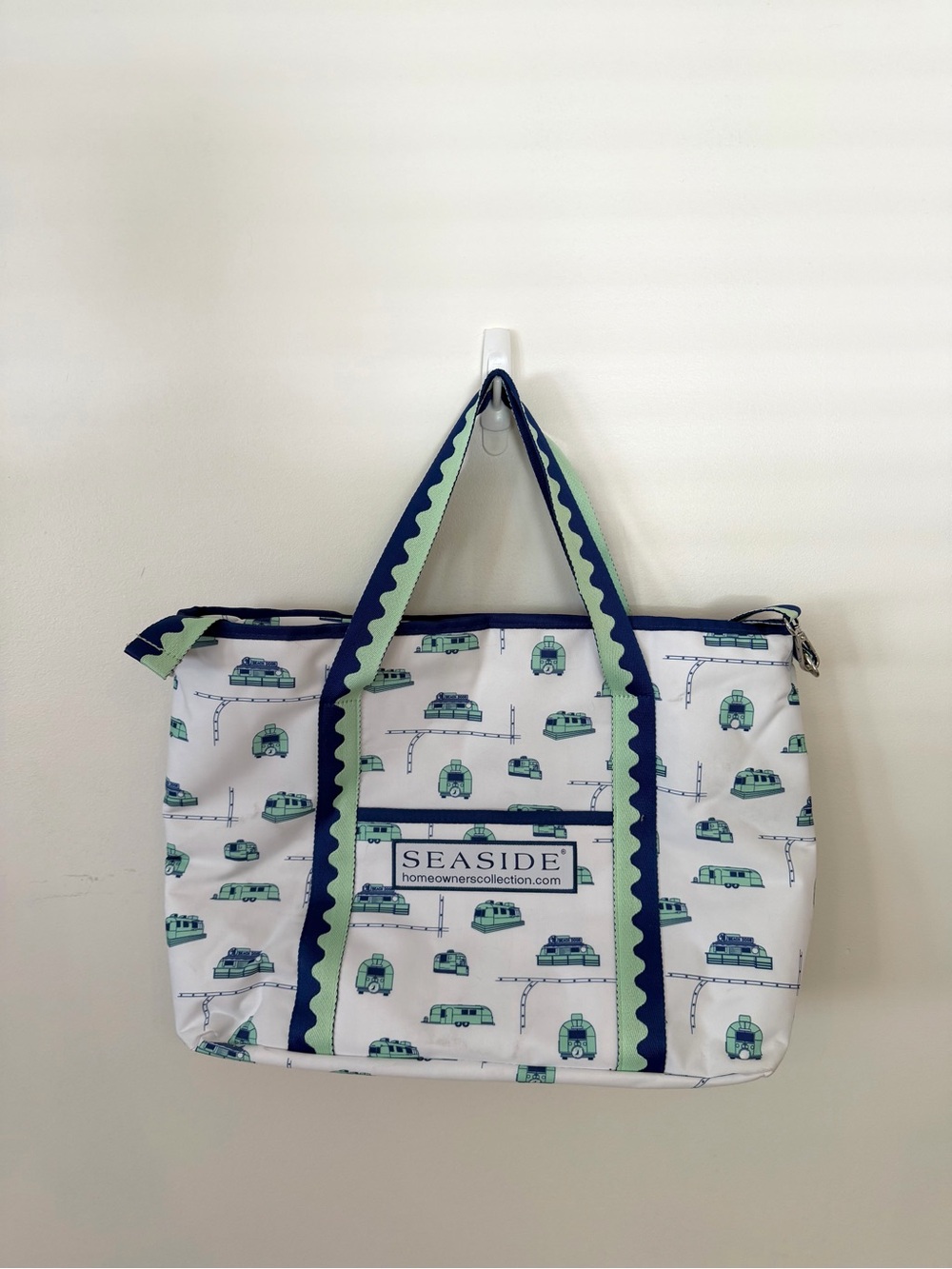 Seaside Home Owners Collection Beach Bag - White & Green Printed Tote Bag